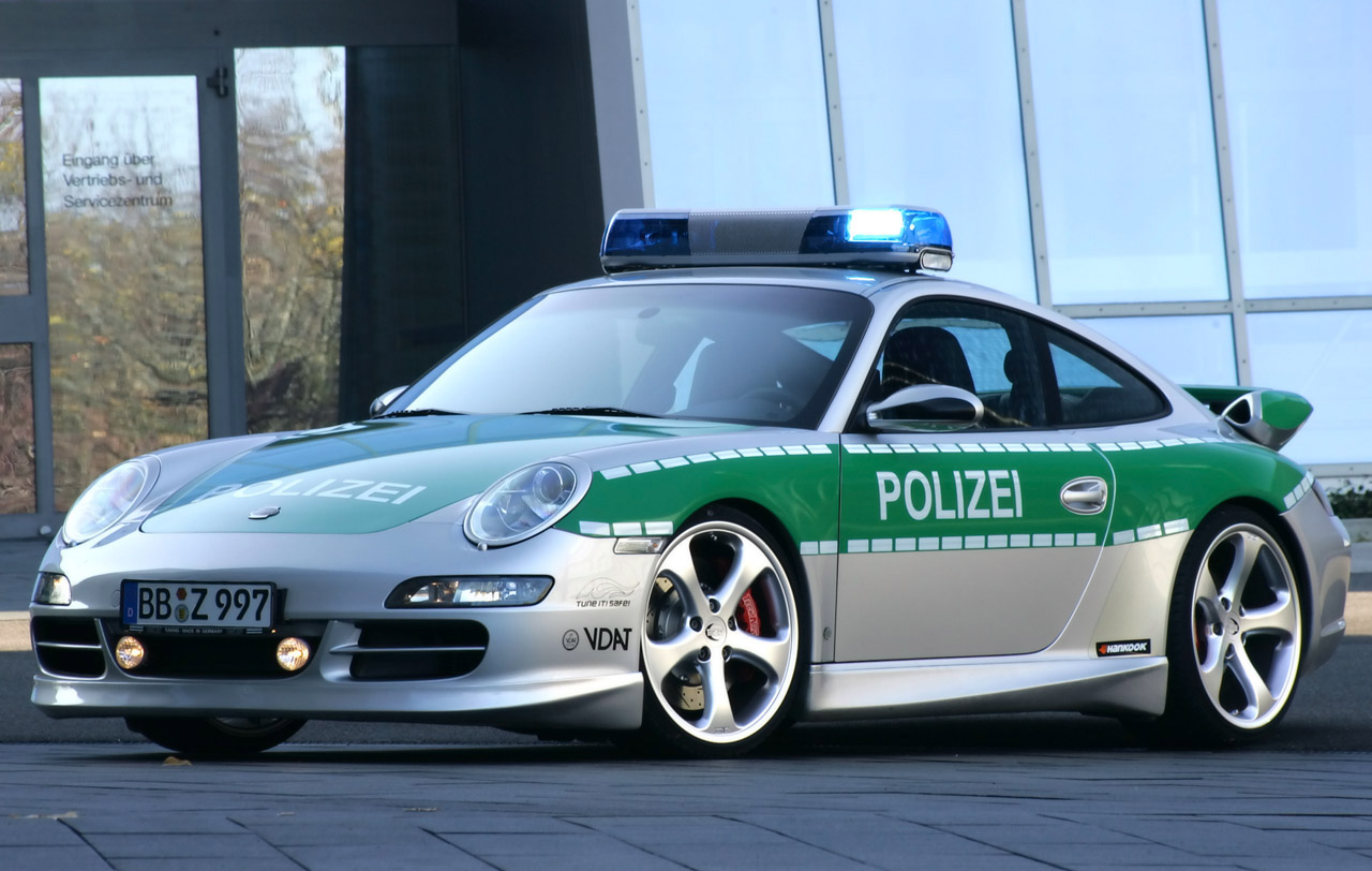 [Image: 2005-techart-911-carrera-police-car-pors...80x960.jpg]